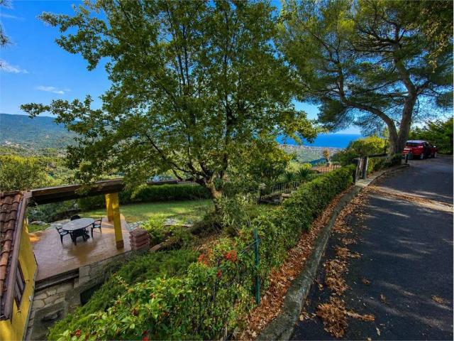 Villa Indipendente in vendita a Diano Arentino, Liguria