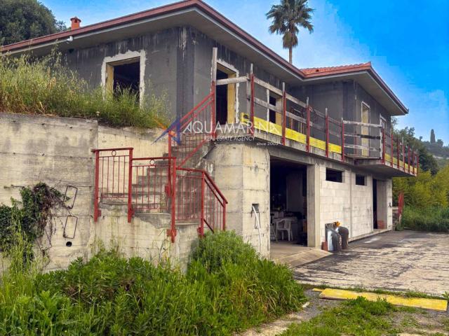 Villa Indipendente in vendita a Diano Castello, Liguria