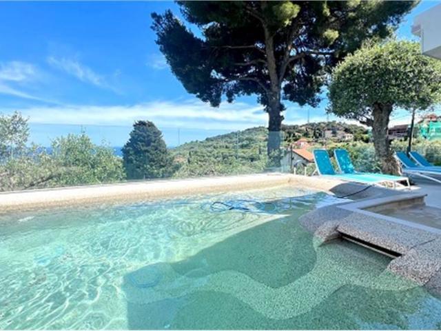 Villa Indipendente in vendita a Diano Gorleri, Diano Marina