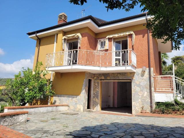 Villa Indipendente in vendita a Diano Marina, Liguria
