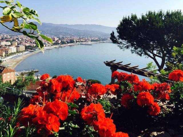 Villa Indipendente in vendita a Diano Marina, Liguria