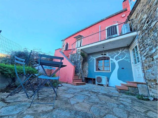 Villa Indipendente in vendita a Diano Castello, Liguria