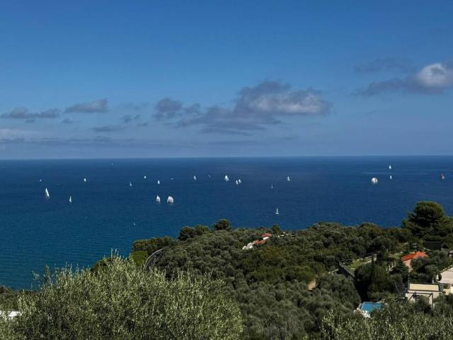 Villa Indipendente in vendita a Diano Gorleri, Diano Marina