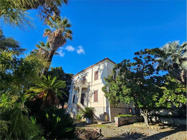 Villa Indipendente in vendita a Diano Calderina, Diano Marina