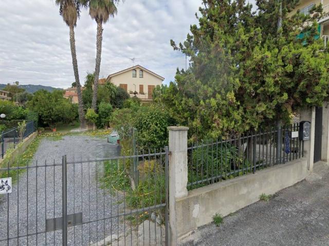 Villa Indipendente in vendita a Diano Calderina, Diano Marina