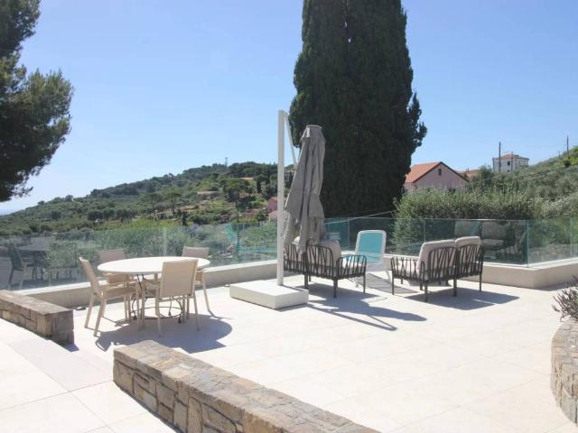 Villa Indipendente in vendita a Diano Gorleri, Diano Marina