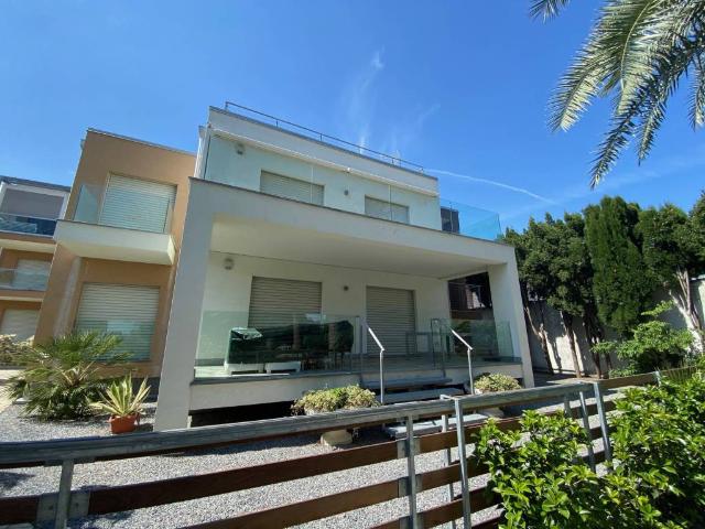Villa Indipendente in vendita a Diano Marina, Liguria