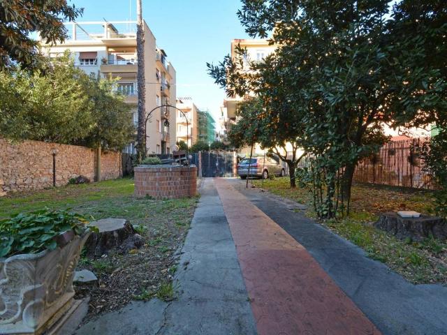Villa Indipendente in vendita a Diano Calderina, Diano Marina