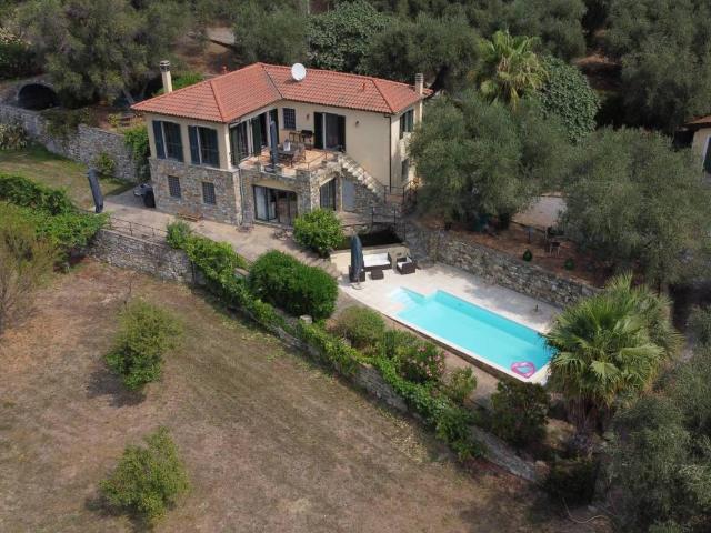 Villa Indipendente in vendita a Diano San Pietro, Liguria