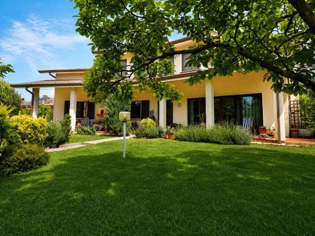 Villa Indipendente in vendita a Dignano, Friuli-Venezia Giulia