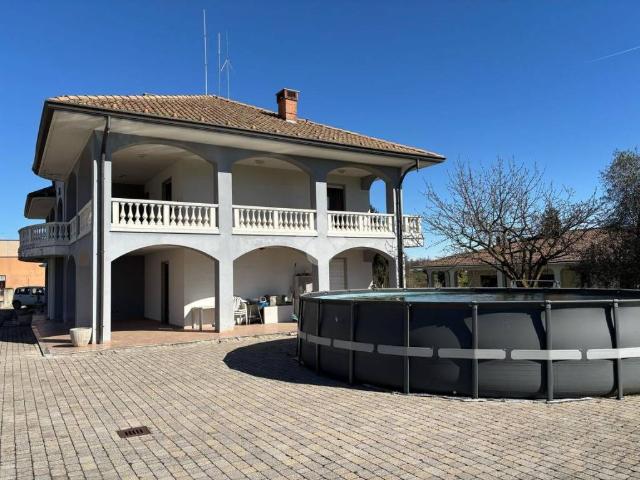 Villa Indipendente in vendita a Piemonte, Novara