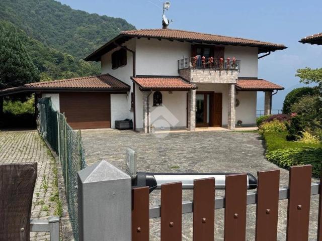Villa Indipendente in vendita a Biazzeno, Dizzasco