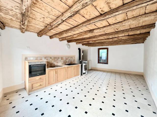 Villa Indipendente in vendita a Dolcè, Veneto