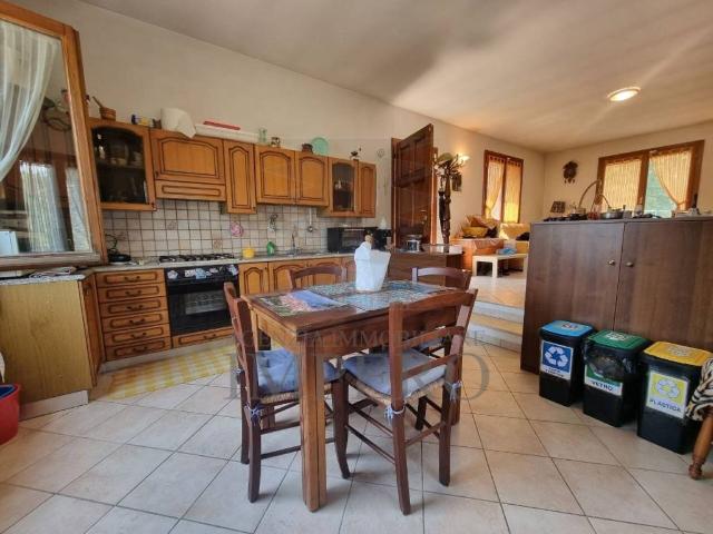 Villa Indipendente in vendita a Dolceacqua, Liguria