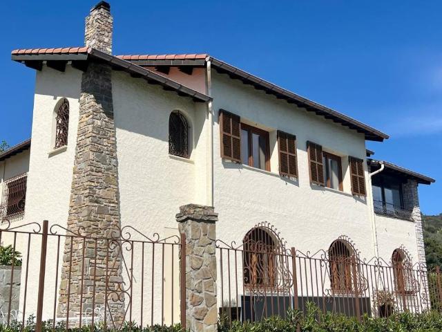 Villa Indipendente in vendita a Dolceacqua, Liguria