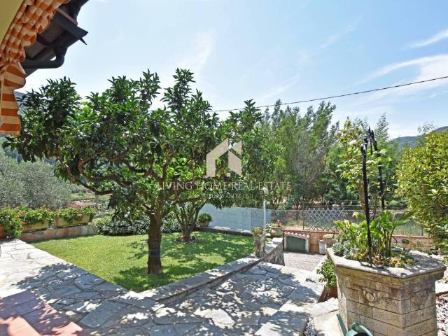 Villa Indipendente in vendita a Dolceacqua, Liguria