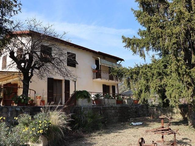 Villa Indipendente in vendita a Dolceacqua, Liguria