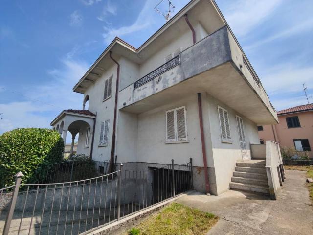 Villa Indipendente in vendita a Dolzago, Lecco