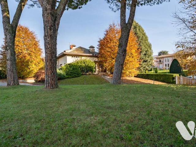 Villa Indipendente in vendita a Dolzago, Lombardia