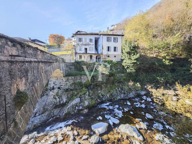 Villa Indipendente in vendita a Gaggio, Domaso