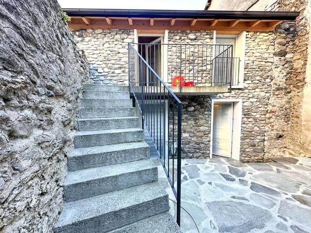 Villa Indipendente in vendita a Domaso, Lombardia