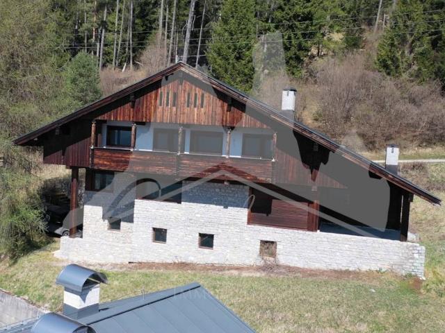 Villa Indipendente in vendita a Domegge Di Cadore, Veneto