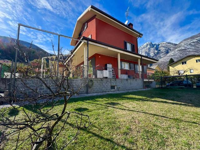 Villa Indipendente in vendita a Maggianigo, Piemonte