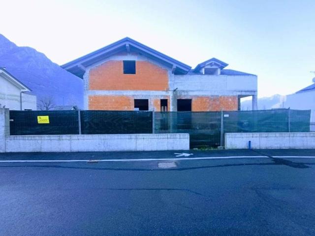 Villa Indipendente in vendita a Rione Badulerio, Piemonte