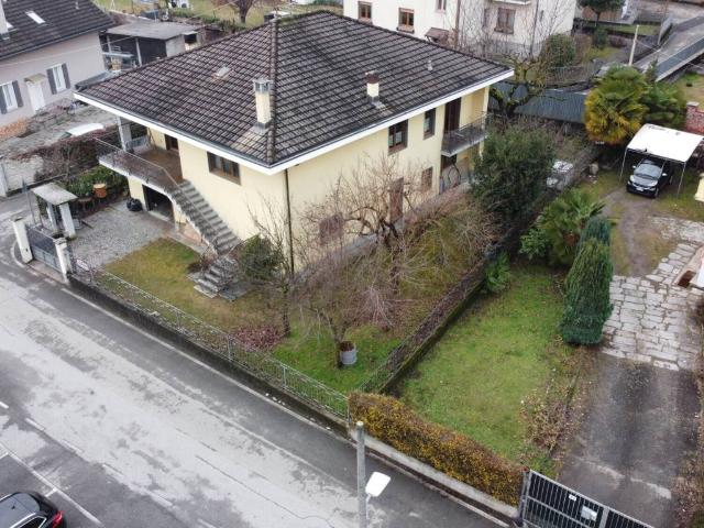 Villa Indipendente in vendita a Mocogna, Piemonte