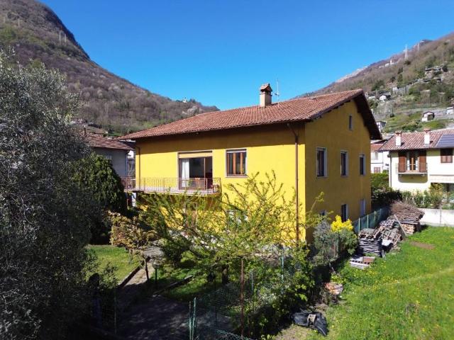 Villa Indipendente in vendita a Mossanzonico, Dongo
