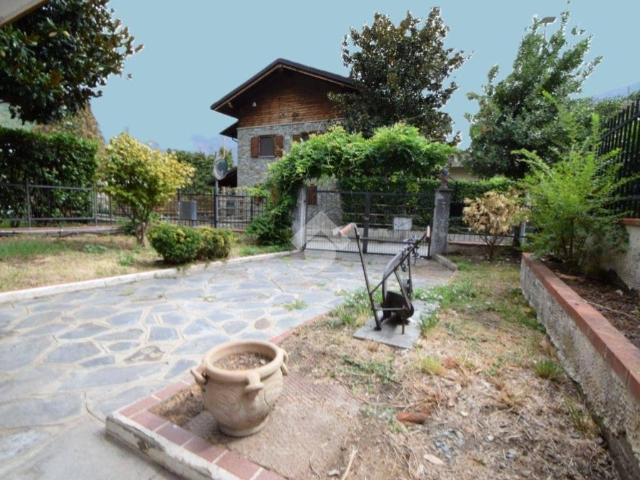 Villa Indipendente in vendita a Donnas, Aosta