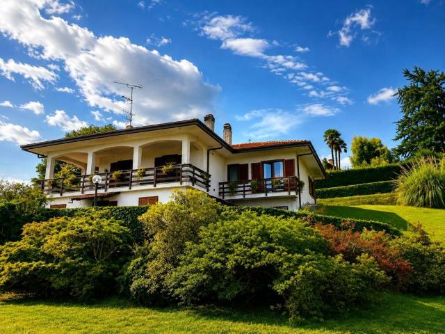 Villa Indipendente in vendita a Mercurago, Dormelletto