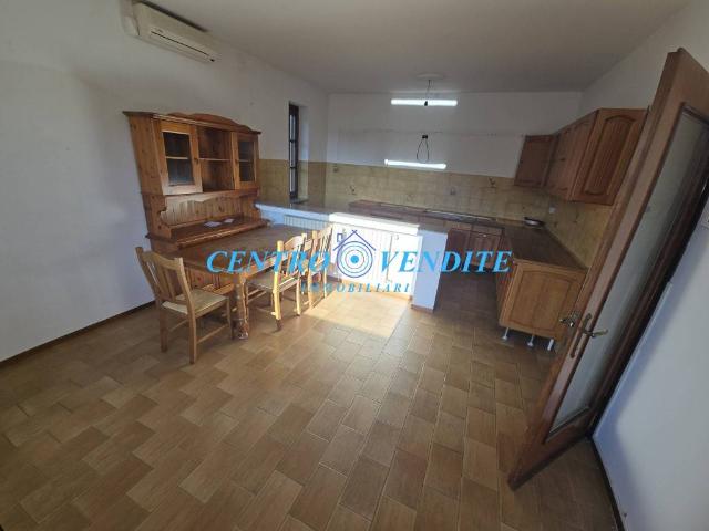 Villa Indipendente in vendita a Dorno, Lombardia