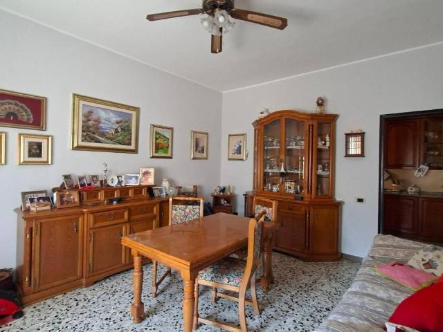 Villa Indipendente in vendita a Dorno, Lombardia