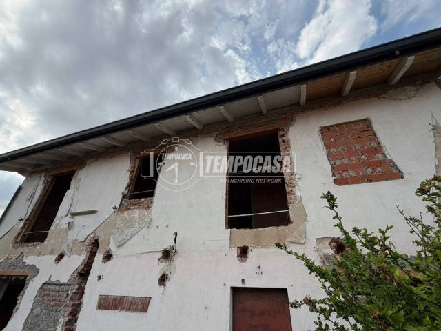 Villa Indipendente in vendita a Dorno, Lombardia