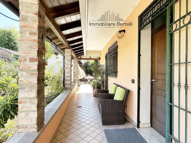 Villa Indipendente in vendita a Dorno, Lombardia