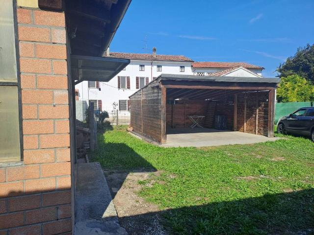 Villa Indipendente in vendita a Dosolo, Lombardia