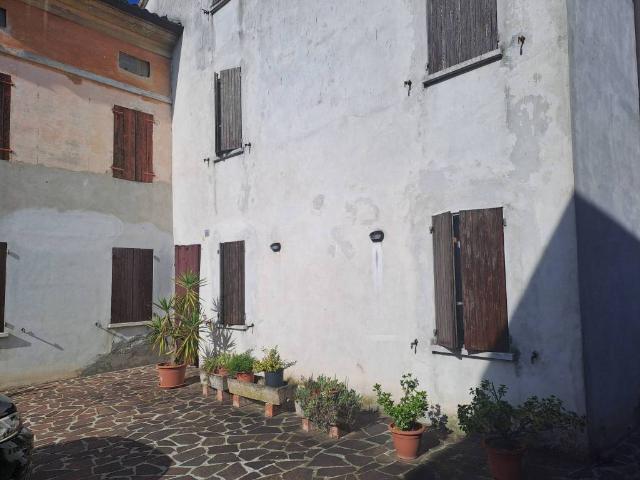 Villa Indipendente in vendita a Villastrada, Dosolo