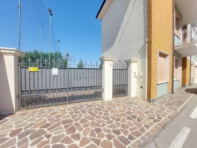 Villa Indipendente in vendita a Dosolo, Lombardia