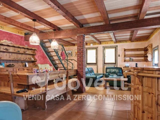 Villa Indipendente in vendita a Comunità Montana della Valle Brembana, Dossena