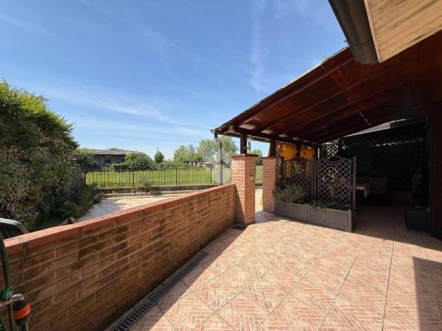 Villa Indipendente in vendita a Roncadello, Dovera