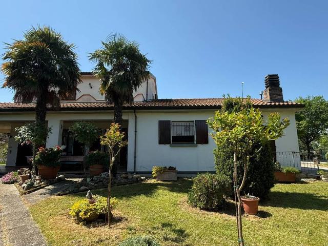 Villa Indipendente in vendita a Nuovo Circondario Imolese, Dozza Imolese