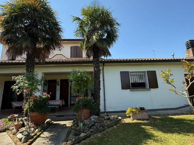 Villa Indipendente in vendita a Nuovo Circondario Imolese, Dozza Imolese