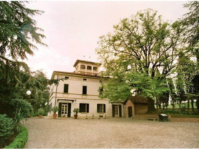 Villa Indipendente in vendita a Nuovo Circondario Imolese, Dozza Imolese