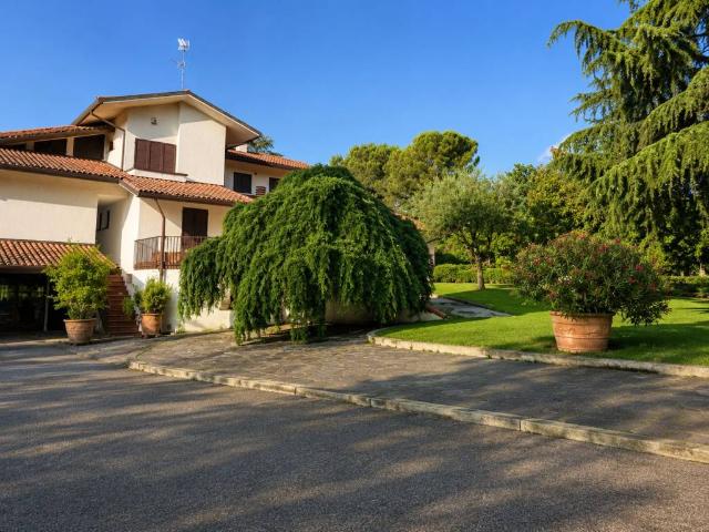 Villa Indipendente in vendita a Nuovo Circondario Imolese, Dozza Imolese
