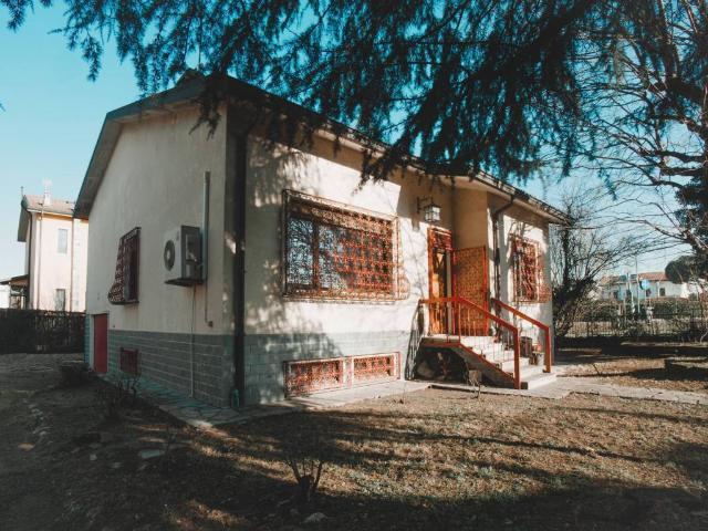 Villa Indipendente in vendita a Villaggio Ambrosiano, Dresano