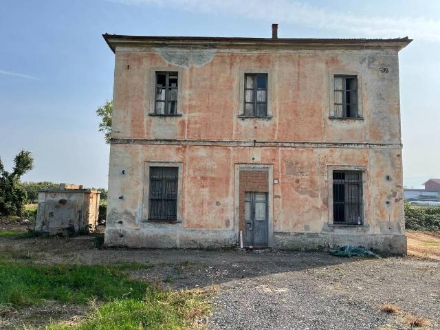 Villa Indipendente in vendita a Monastero, Piemonte