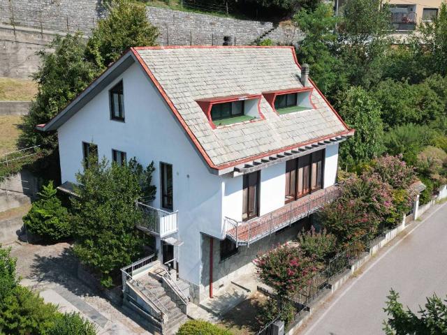 Villa Indipendente in vendita a Dubino, Lombardia