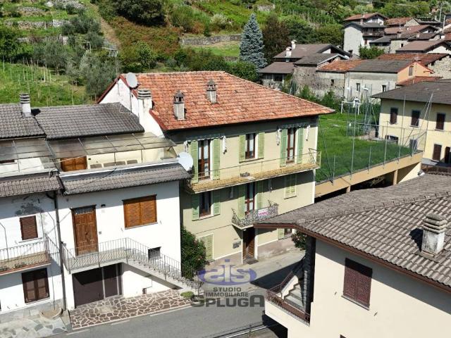Villa Indipendente in vendita a Dubino, Lombardia