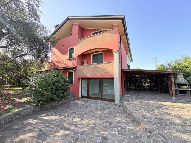 Villa Indipendente in vendita a Carrara San Giorgio, Veneto